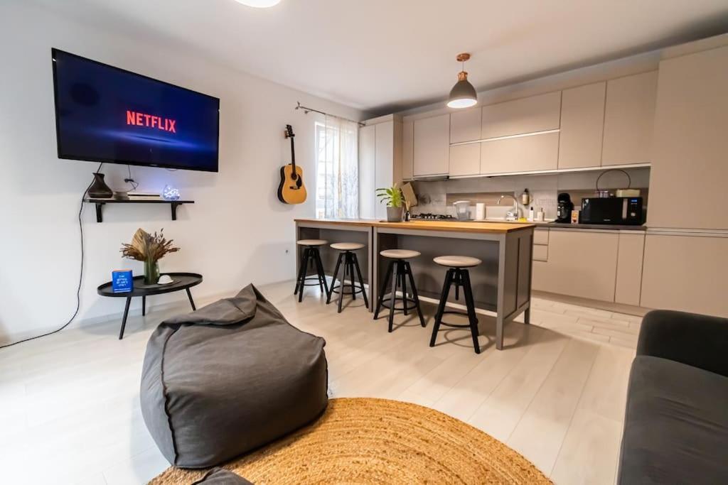 Arte - 2 Bedroom Apartment Near Coresi Mall With Free Parking Brašov Exteriér fotografie